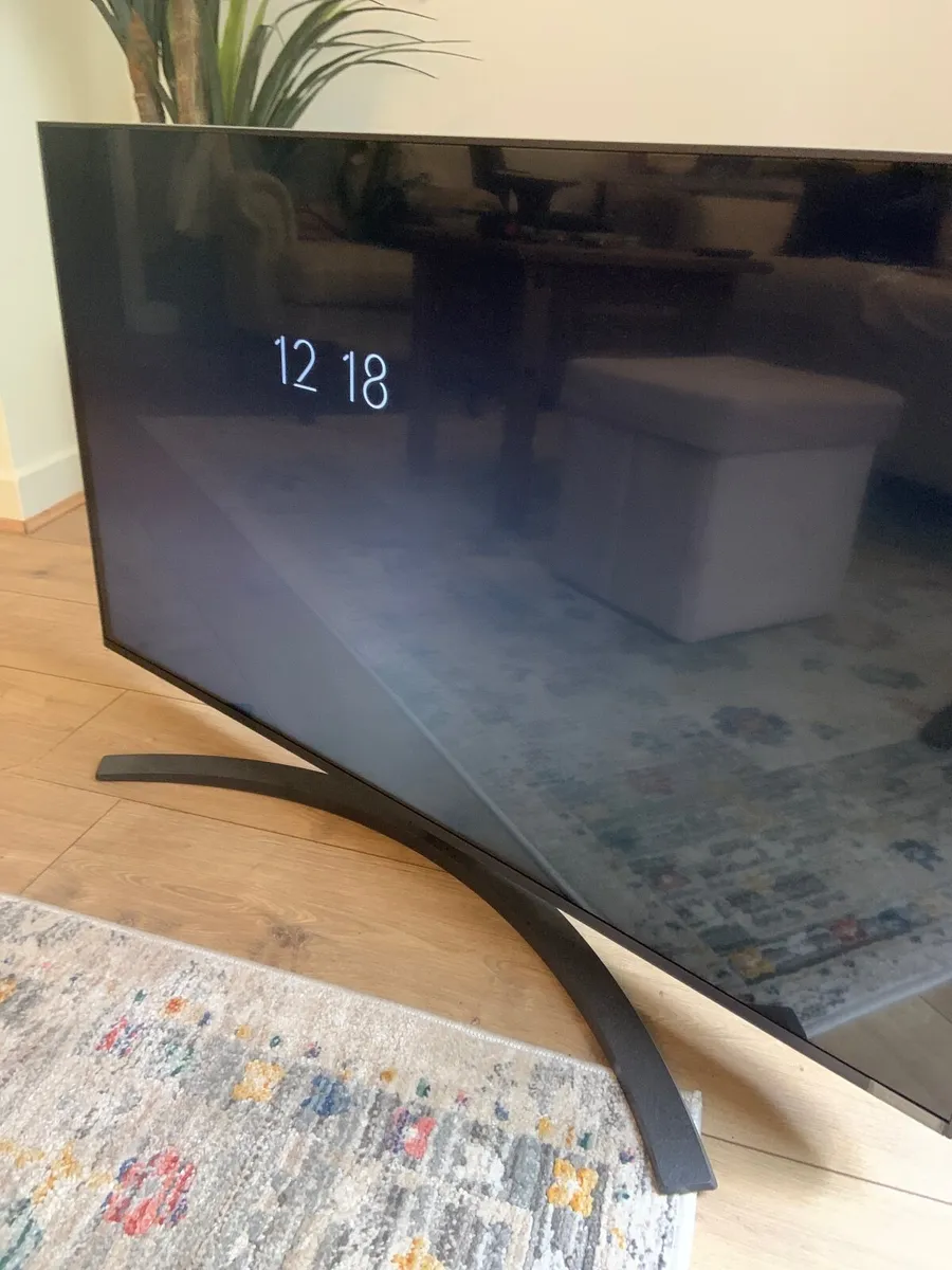 I am selling a LG nano cell 43 inch tv - Image 2