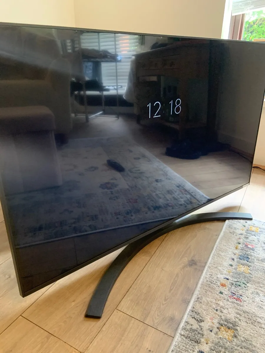 I am selling a LG nano cell 43 inch tv - Image 1
