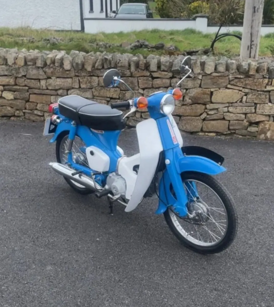 Old non running dirt bikes / mopeds