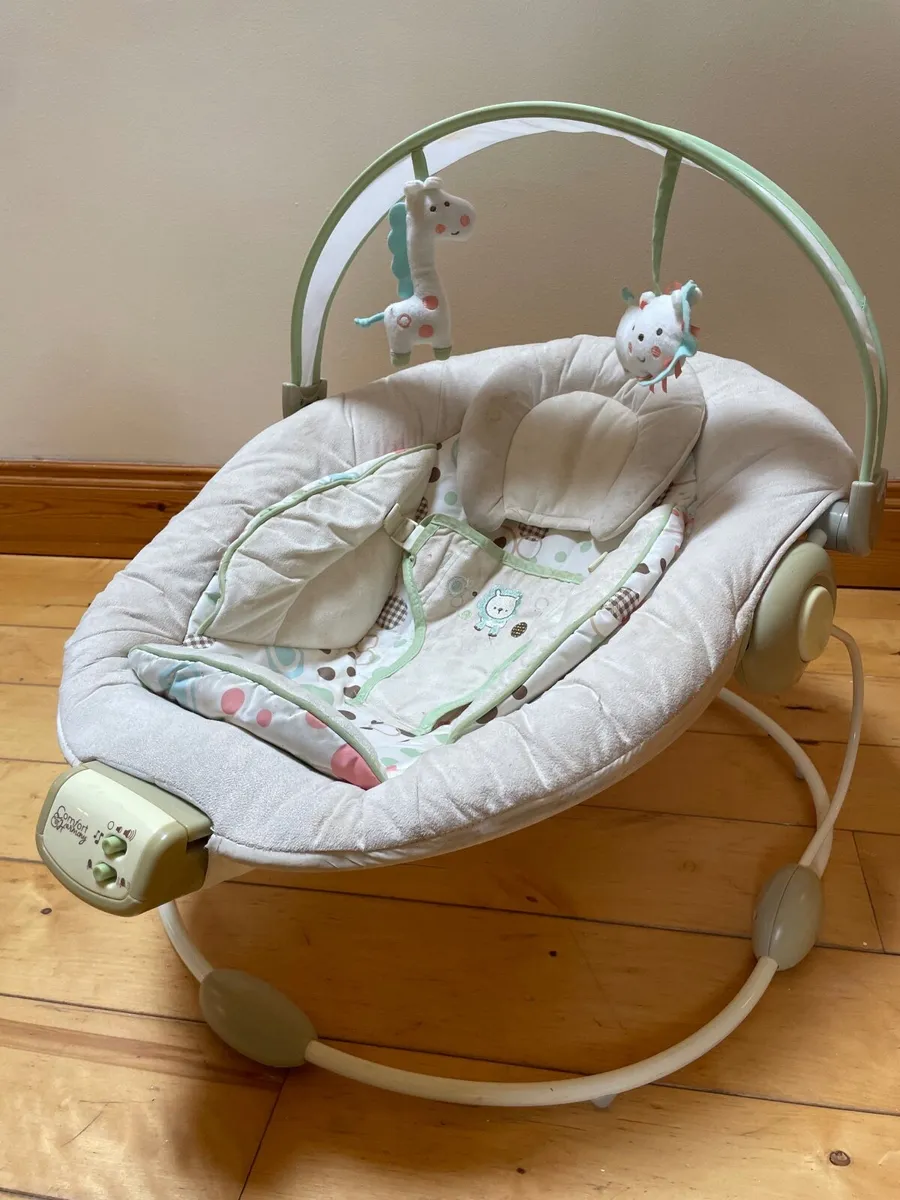 Kids II Comfort & Harmony baby bouncer - Image 1