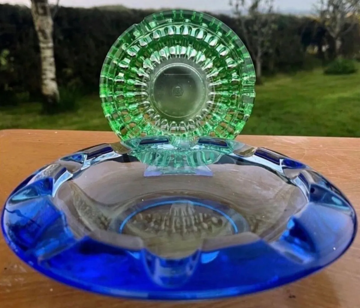 Two art deco glass ashtrays - Image 1