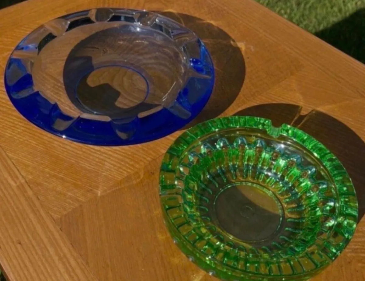 Two art deco glass ashtrays - Image 2