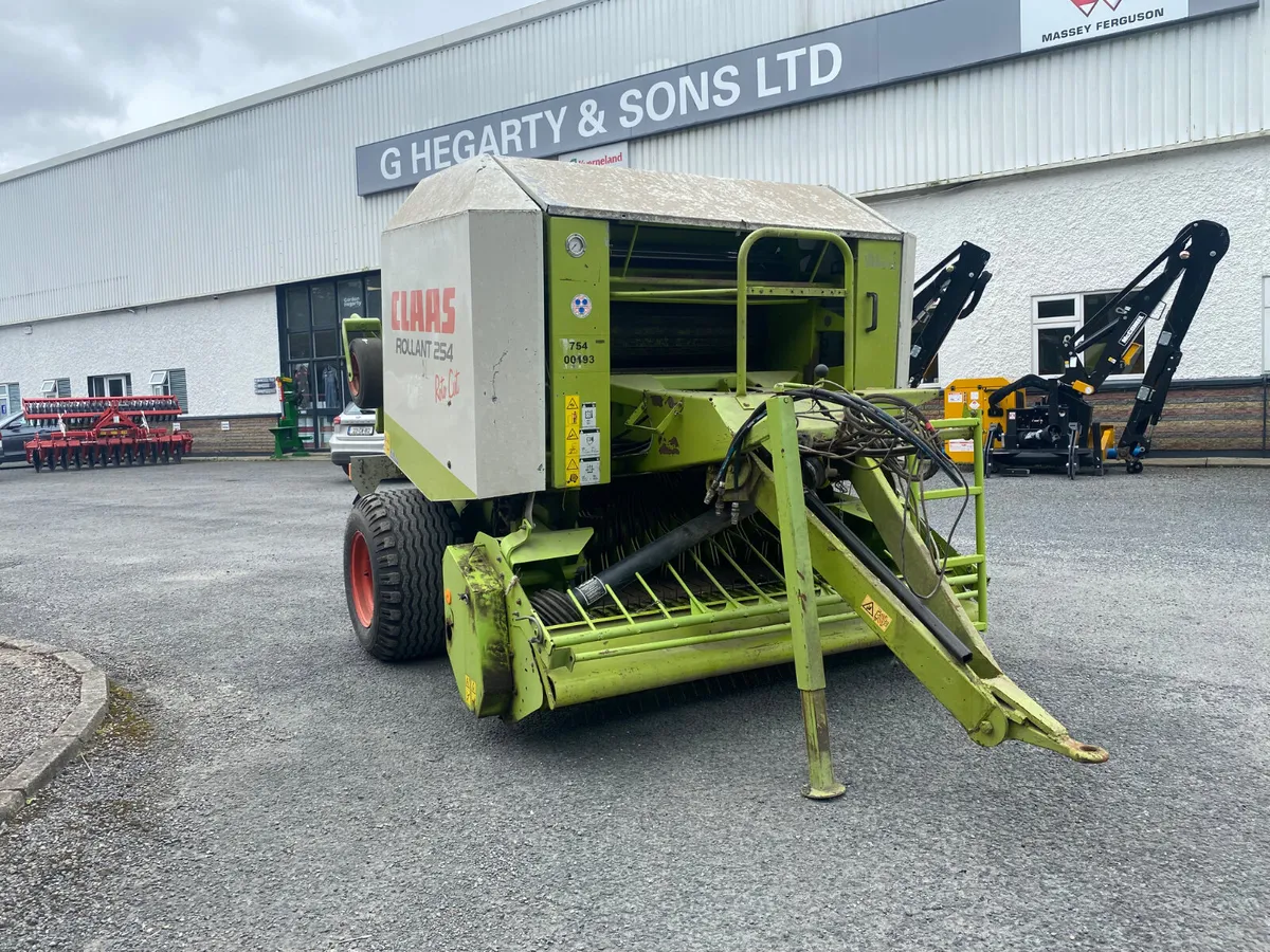 Claas baler - Image 1