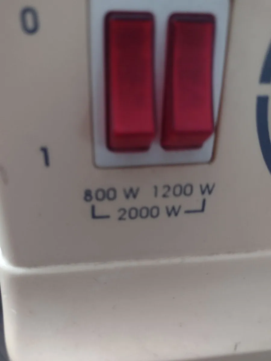 Large Futura oil filled radiator 2000w - Image 3