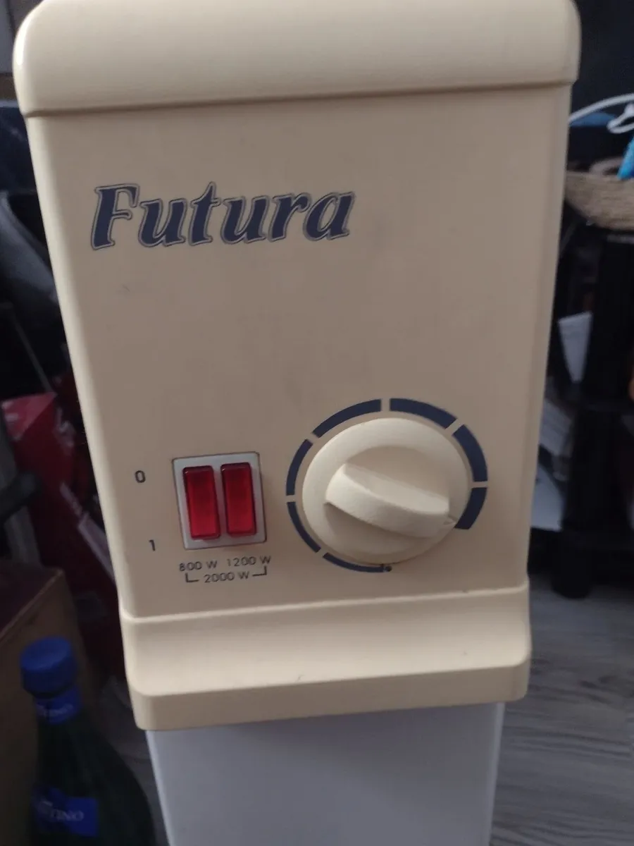 Large Futura oil filled radiator 2000w - Image 4