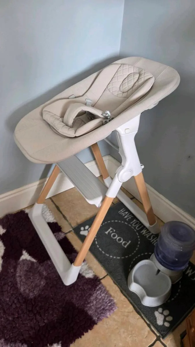 Mash white high chair, newborn insert and toddler - Image 1