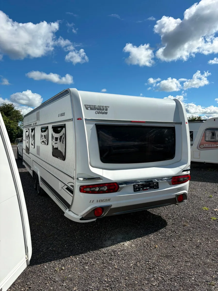 2019 Fendt Le Vogue 700 6 Berth Fix Bed Caravan - Image 4