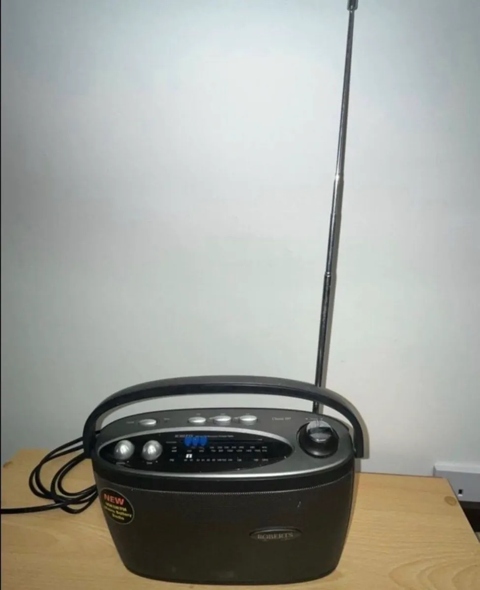 Vintage Roberts Radio - Image 1