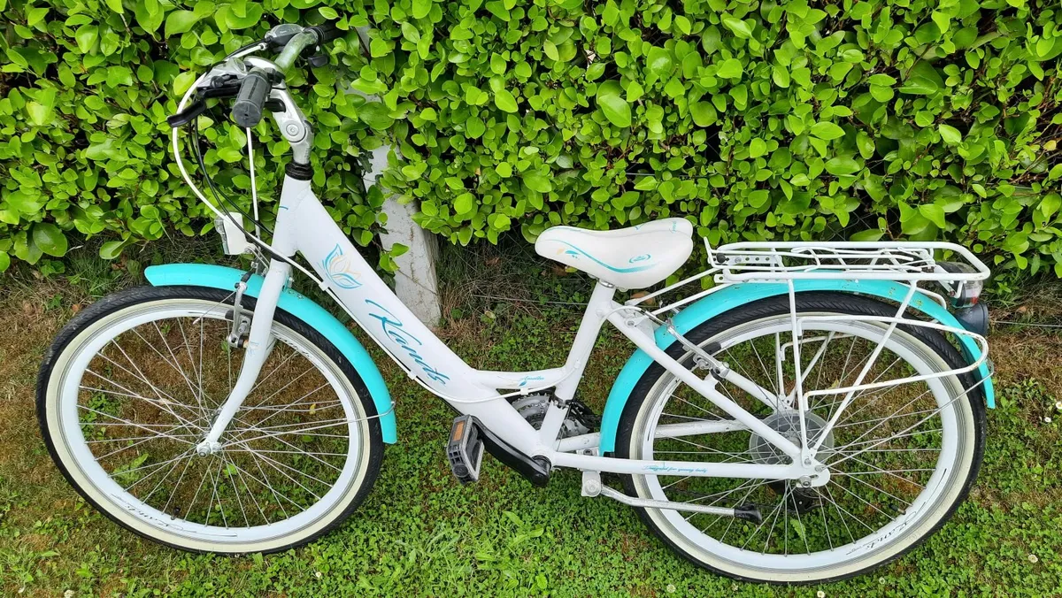 Girl Kids Bike - Image 3