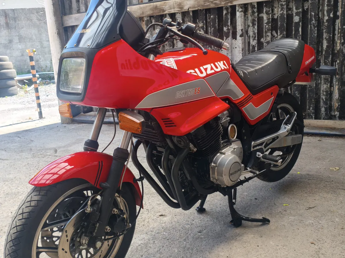 1983 Suzuki GSX750ES, Air-Cooled 80s Icon. - Image 3