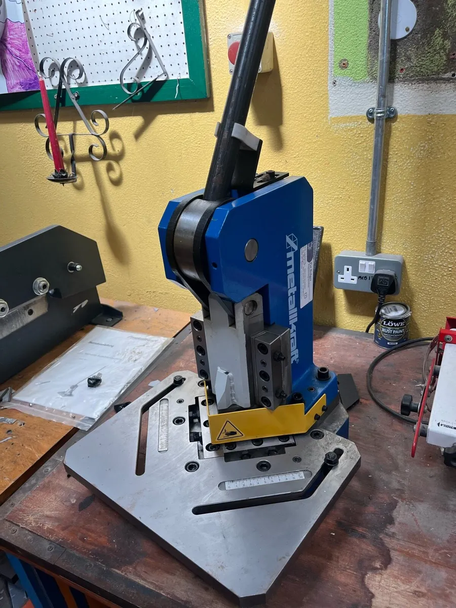 Metallkraft AKM 100 T Manual Corner Notcher