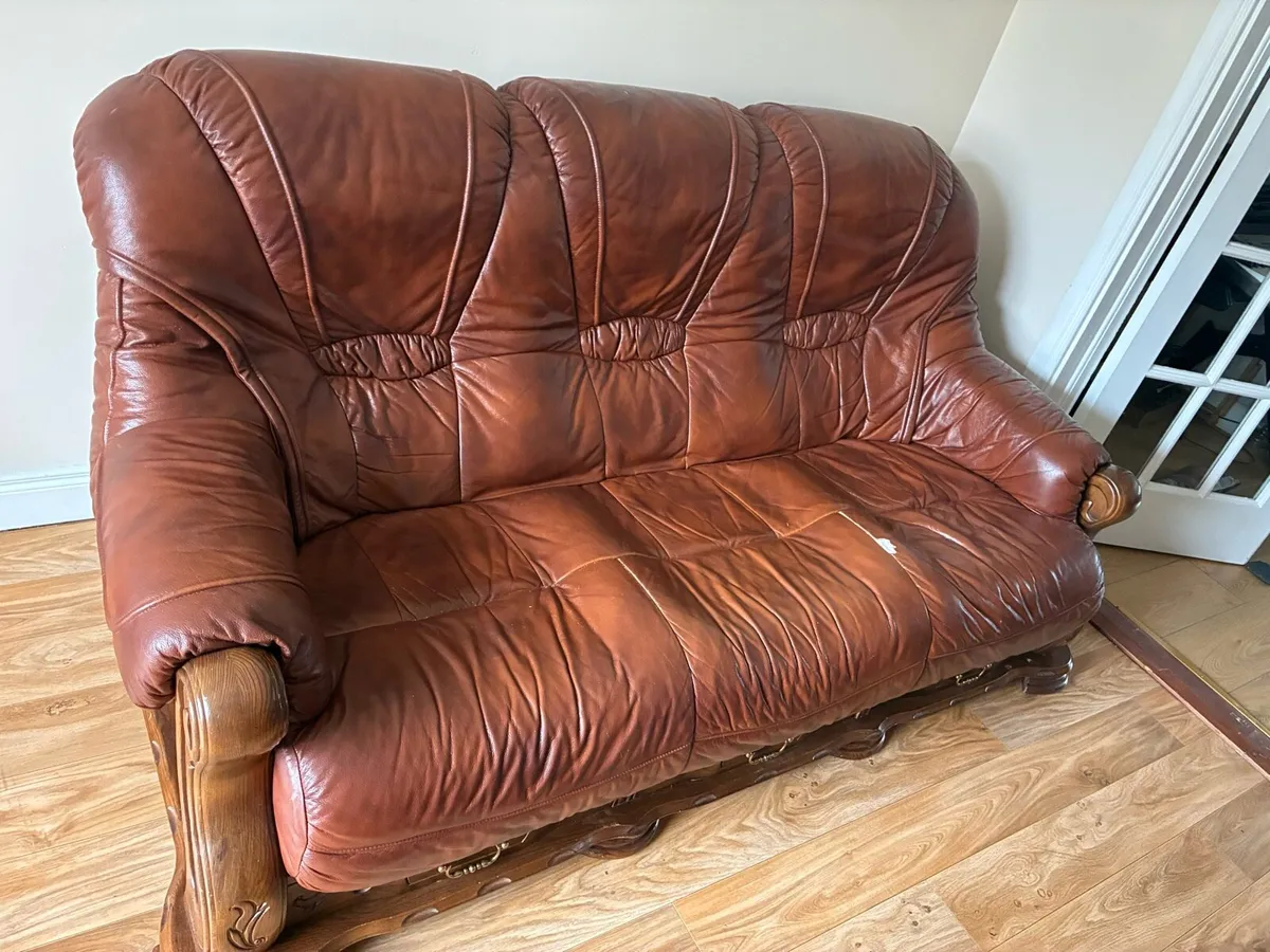 Brown leather couch with 2 armchairs - Image 1