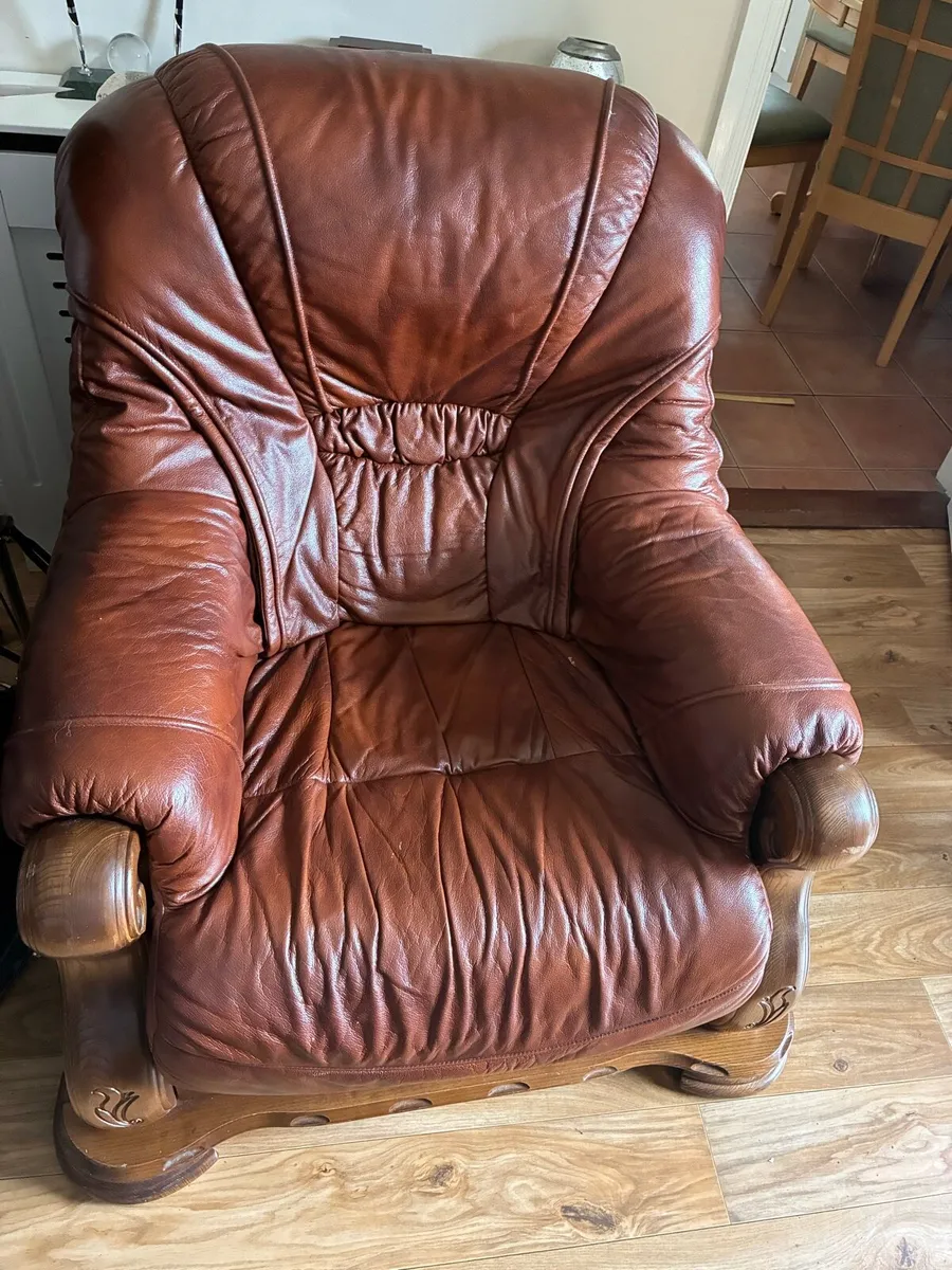 Brown leather couch with 2 armchairs - Image 2
