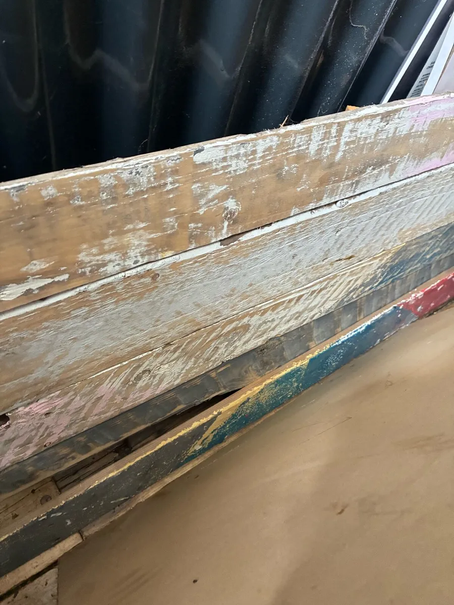Large amount of reclaimed wools wall cladding - Image 1