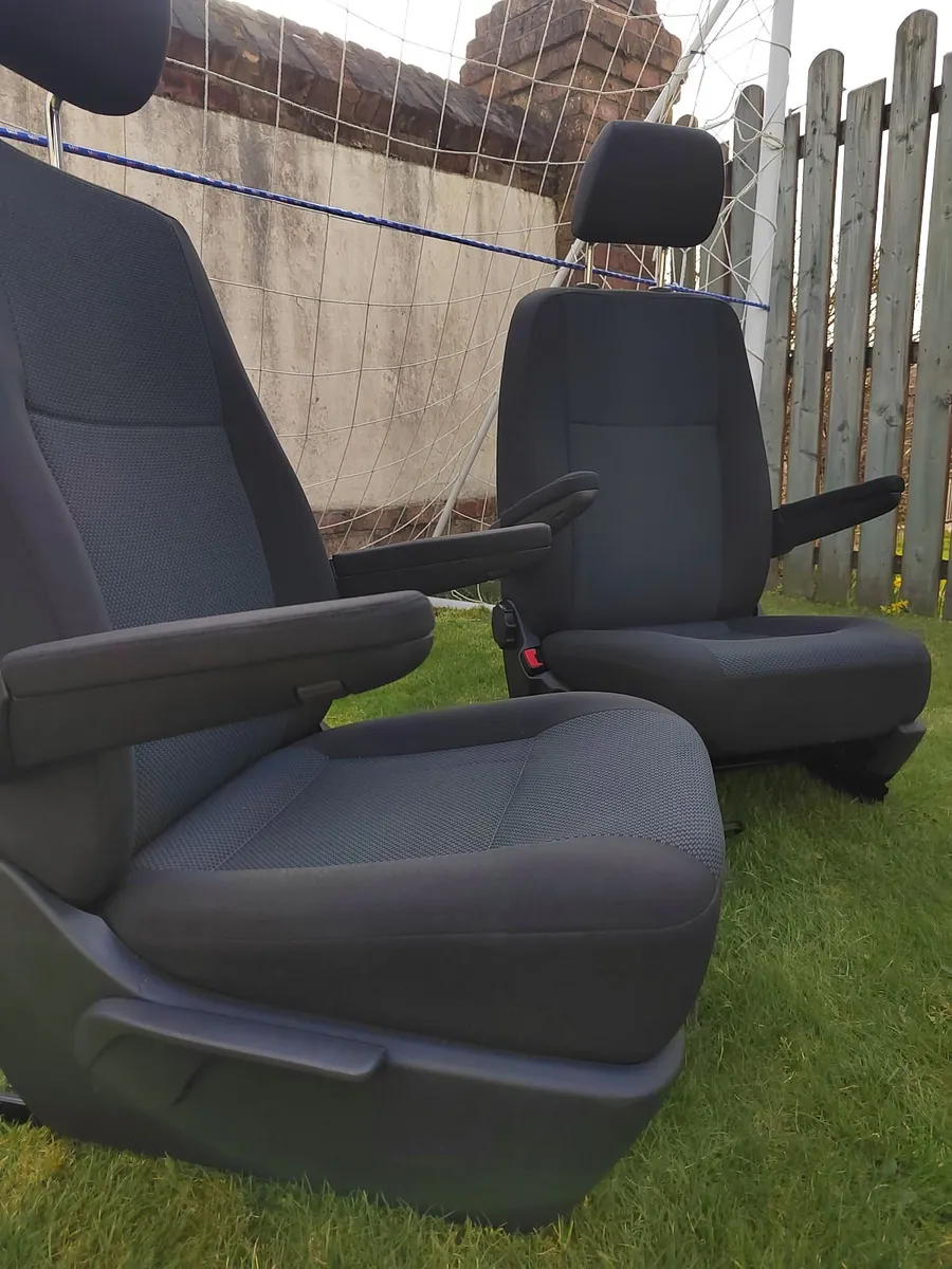 Vw transporter t6 t5  front captain Seats - Image 3
