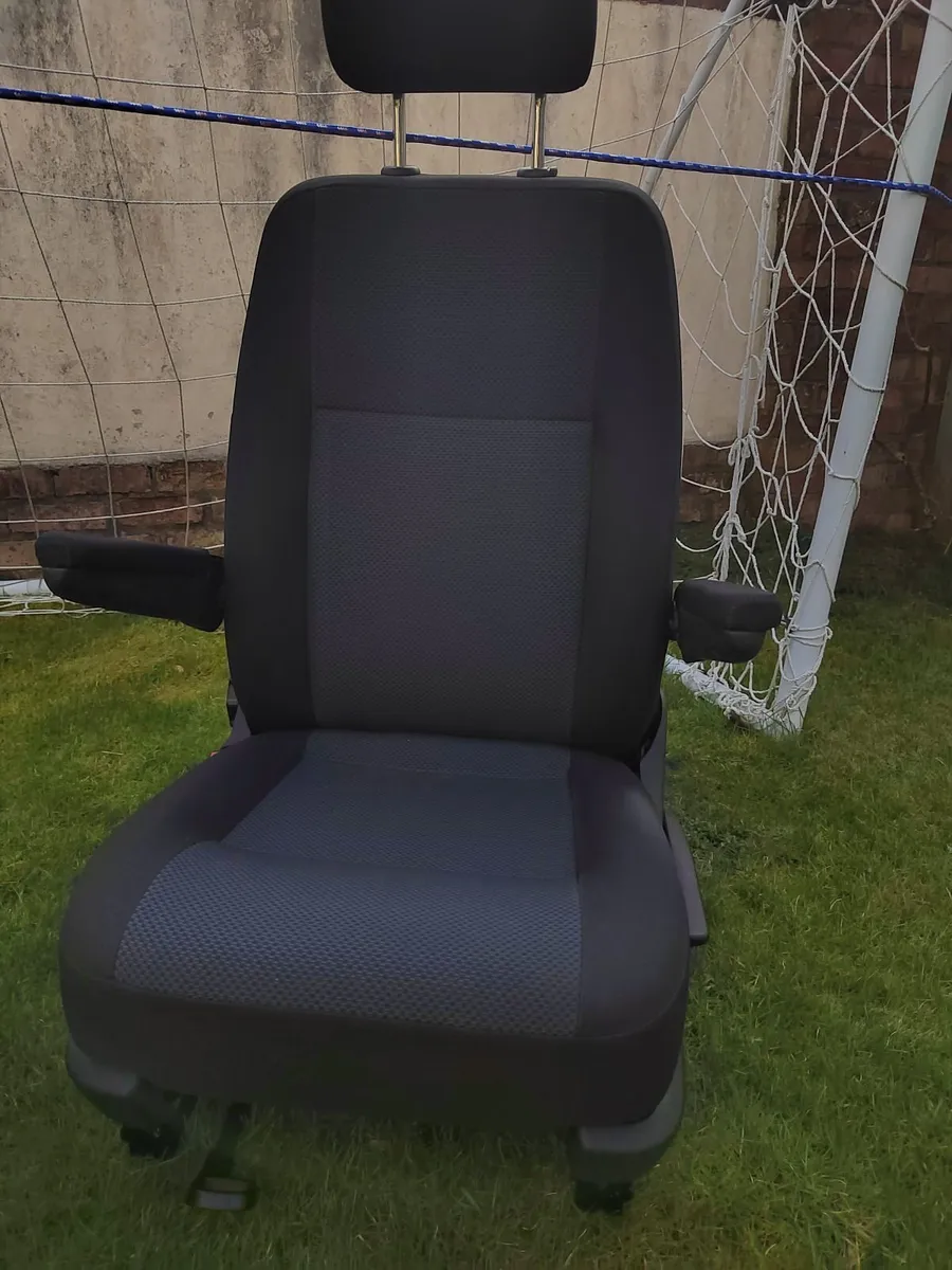 Vw transporter t6 t5  front captain Seats - Image 2