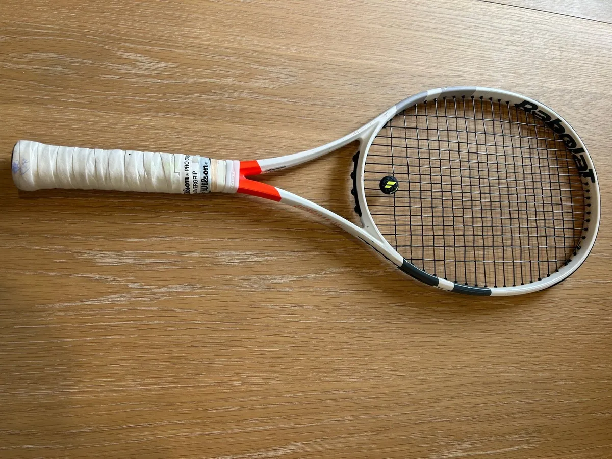 Babolat Pure Strike 305g 16x19 string pattern - Image 1
