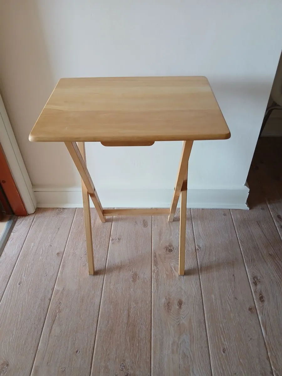 2 FREE foldable wooden tables