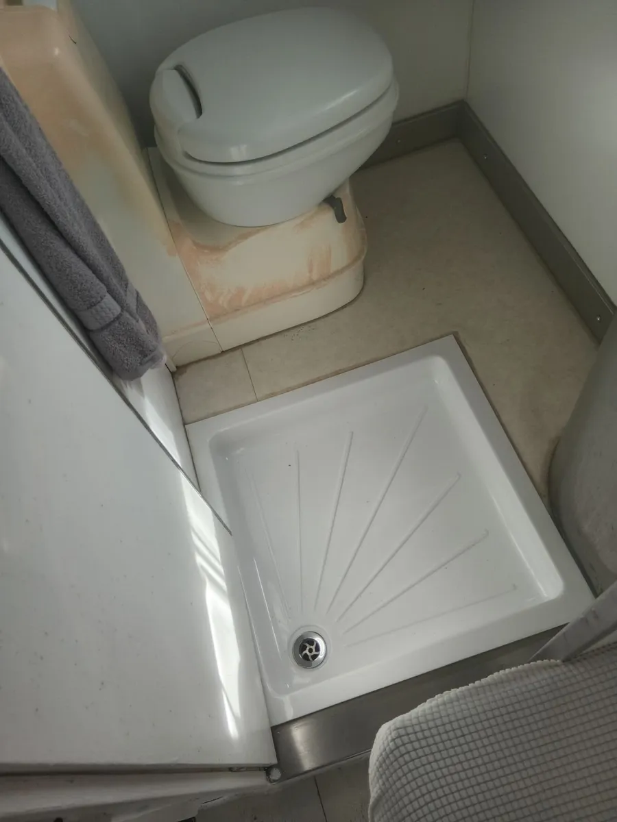 Camper van - Image 3
