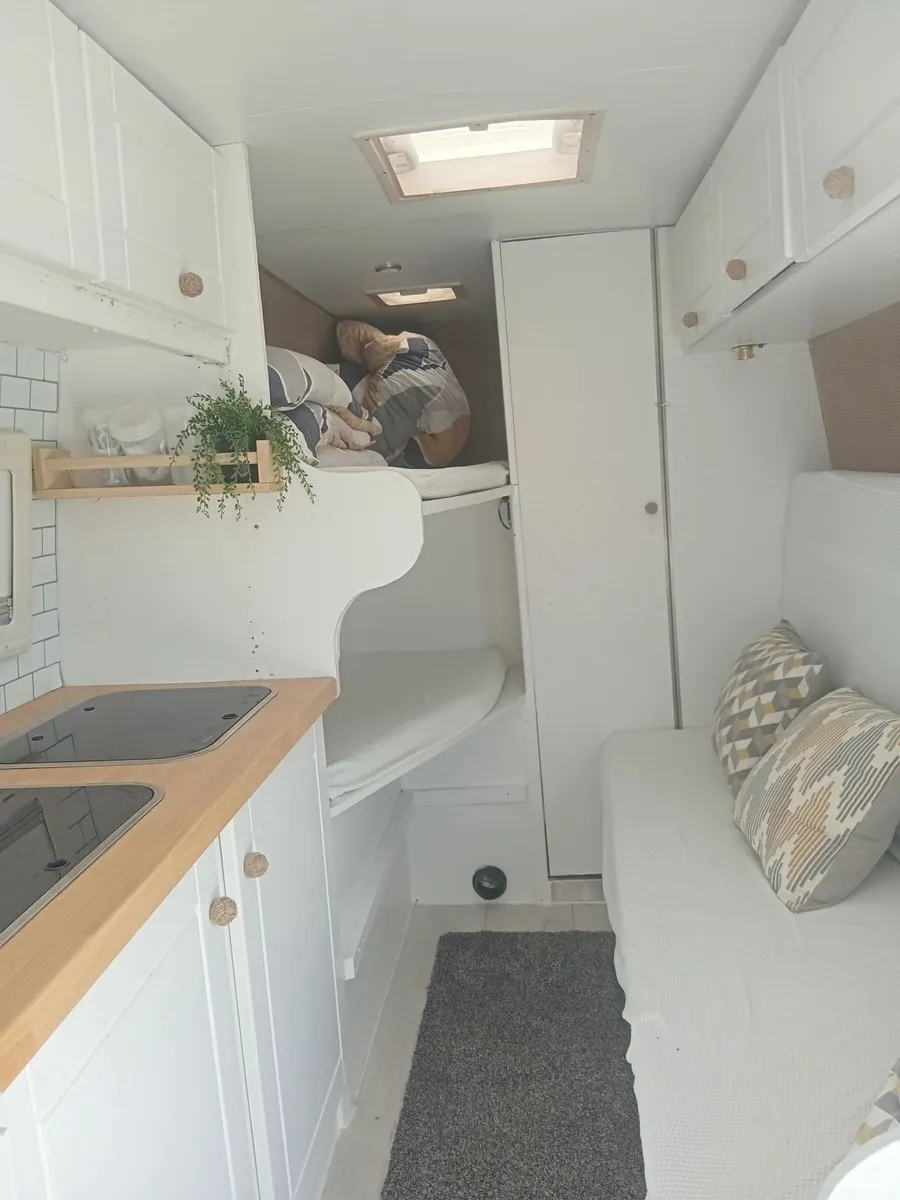 Camper van - Image 4