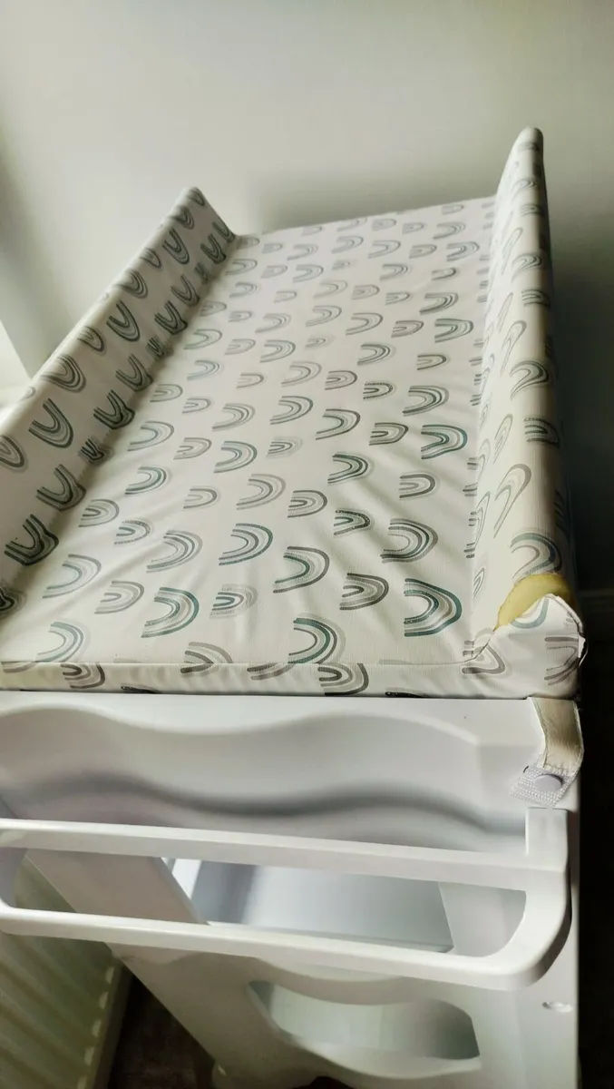 Baby changing unit - Image 2