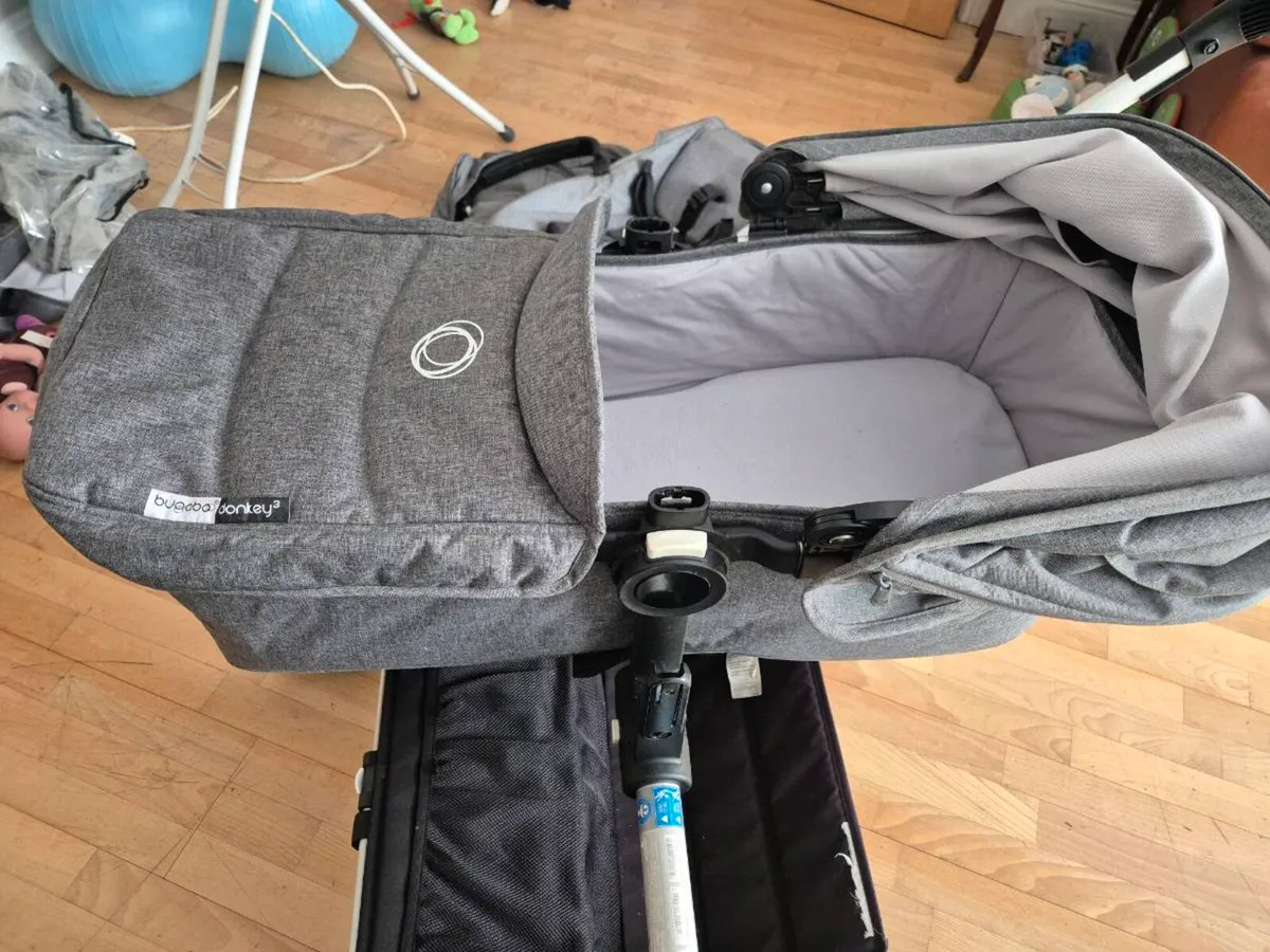 BUGABOO DONKEY plus Accessories!!!! - Image 3
