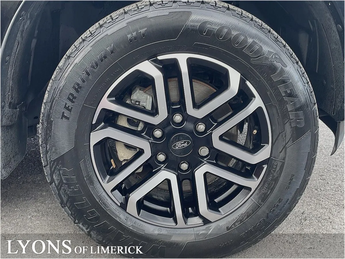 Ford Ranger PLATINUM  D/CAB 3.0 TD240 V6 - Image 4