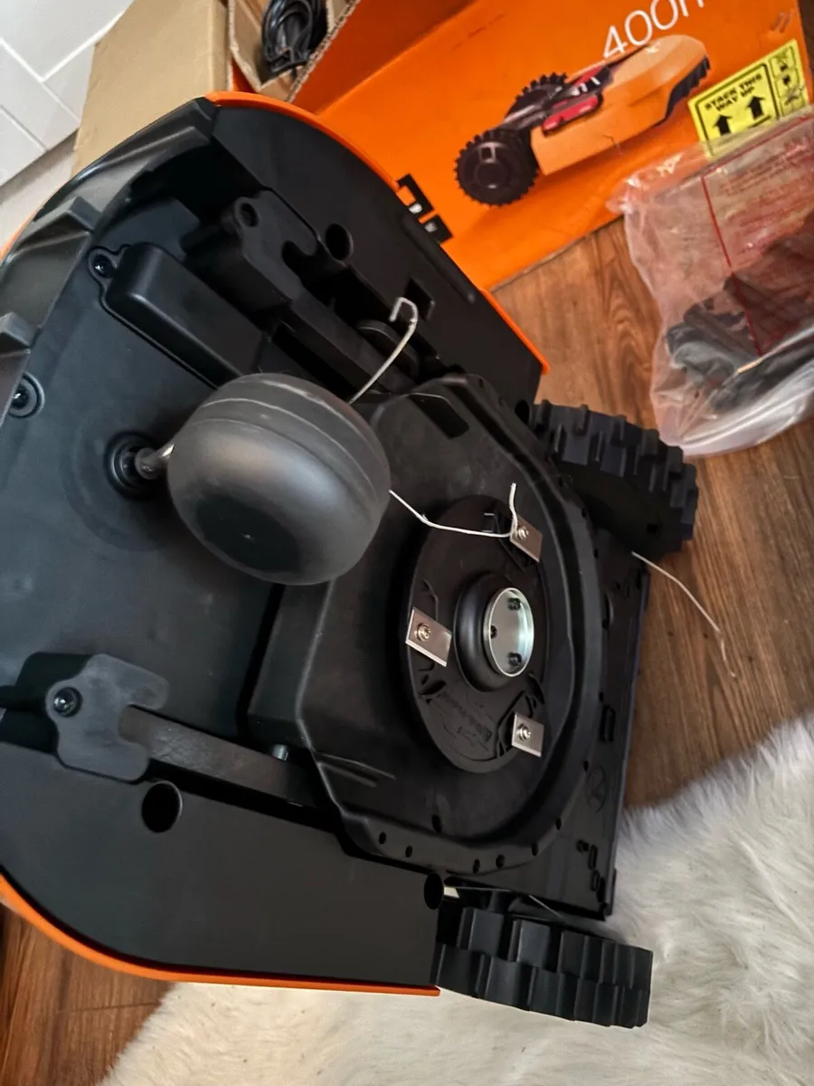 Robotic lawnmower - Image 4