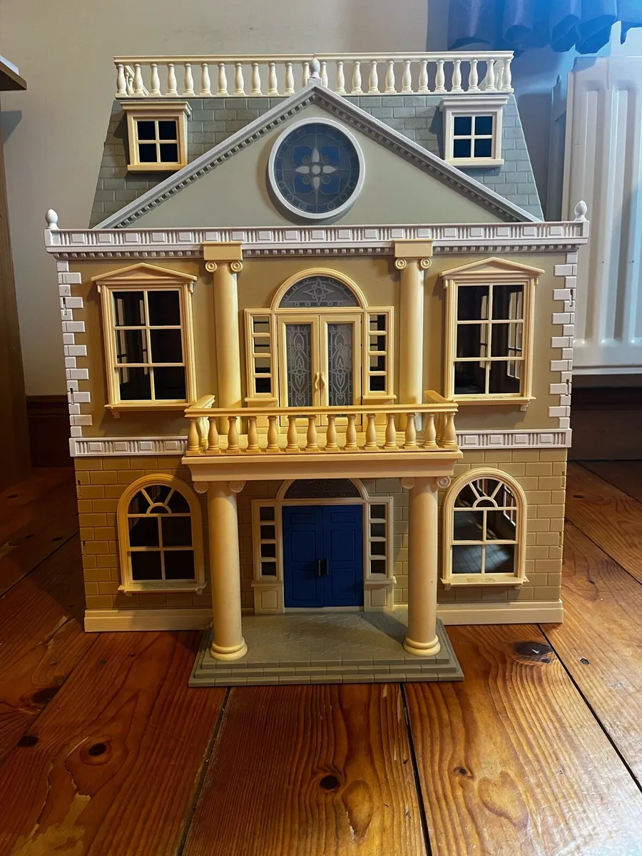 Sylvanian Families Hotel - Image 1