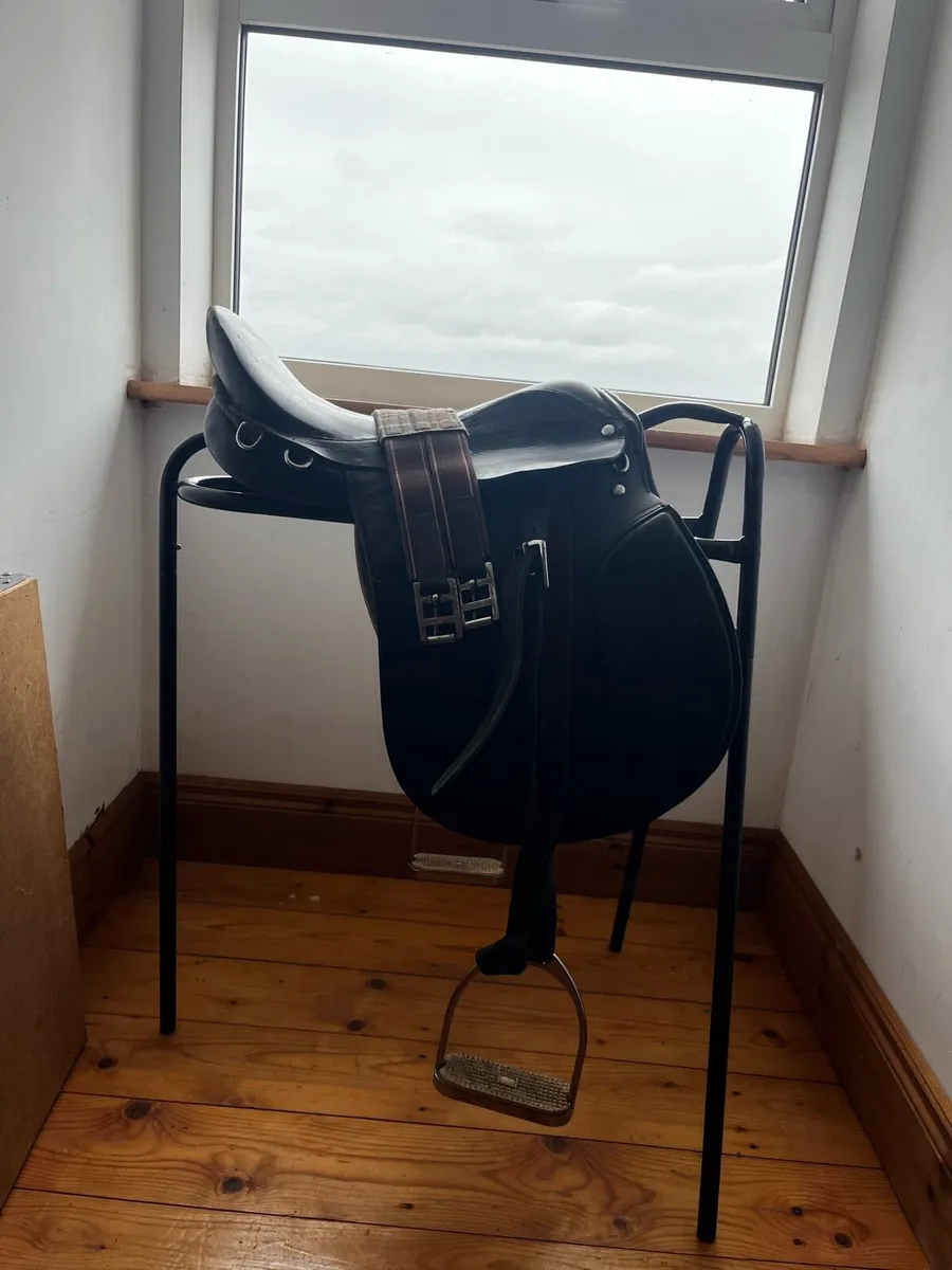 Saddle