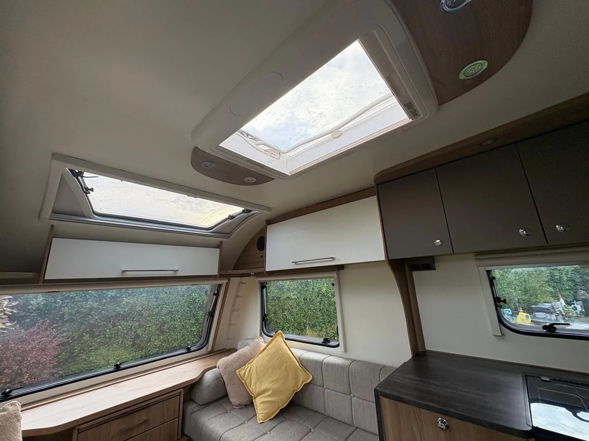 Caravan - Image 2