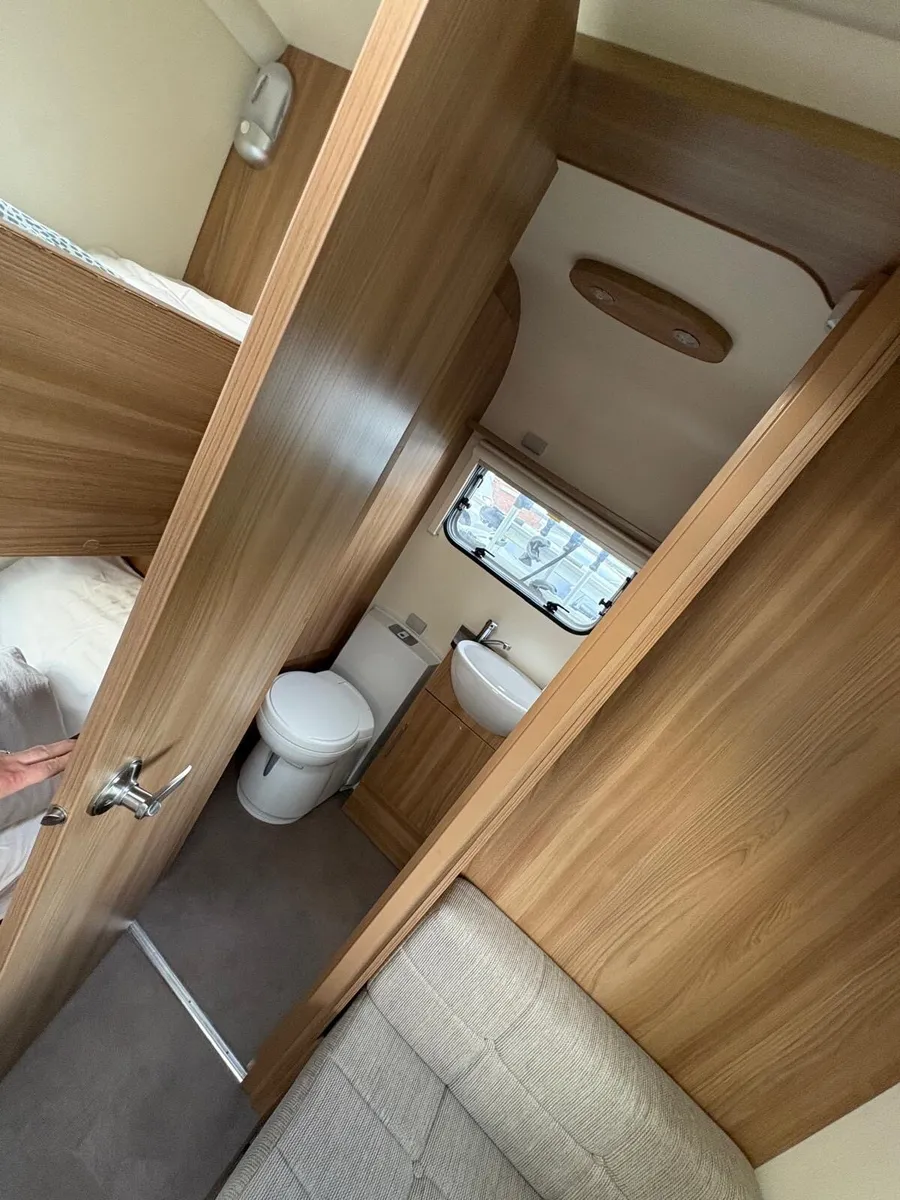 Caravan - Image 4