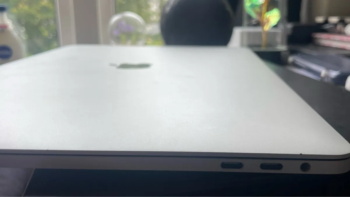 Macbook pro 15 inch 2018 - Image 4