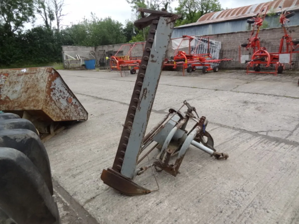 MF Massey Ferguson 732 Finger Bar Reaper - Image 2
