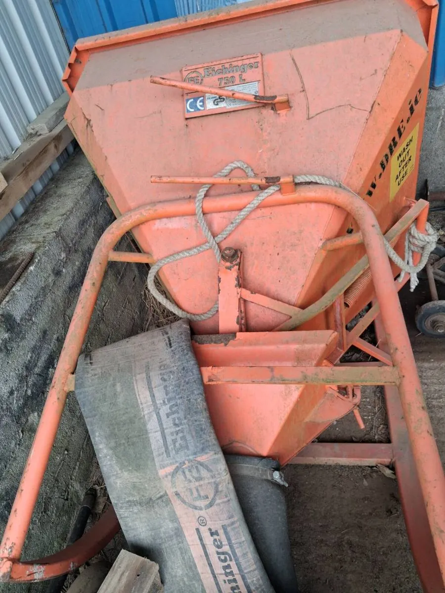 Concrete skip - Image 2