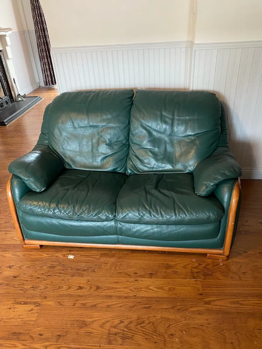 321 leather sofa Harvey Norman Rug an drinks unit - Image 3