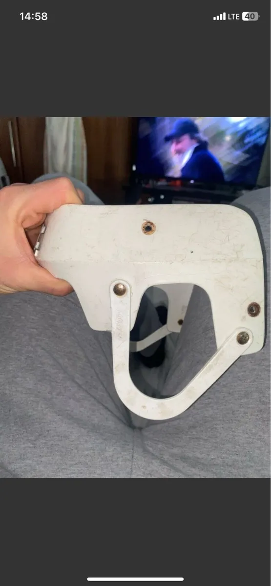 Hurling helmet - Image 3