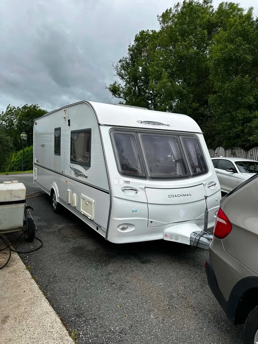 Coachman 4 berth fixed bed - Image 1