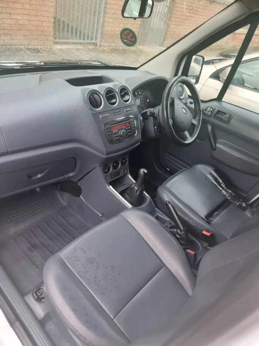 2011 Ford Transit Connect with low mileage - Image 2