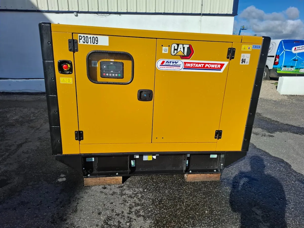 CAT DE33E0 Generator 33kva 3 phase - Image 2