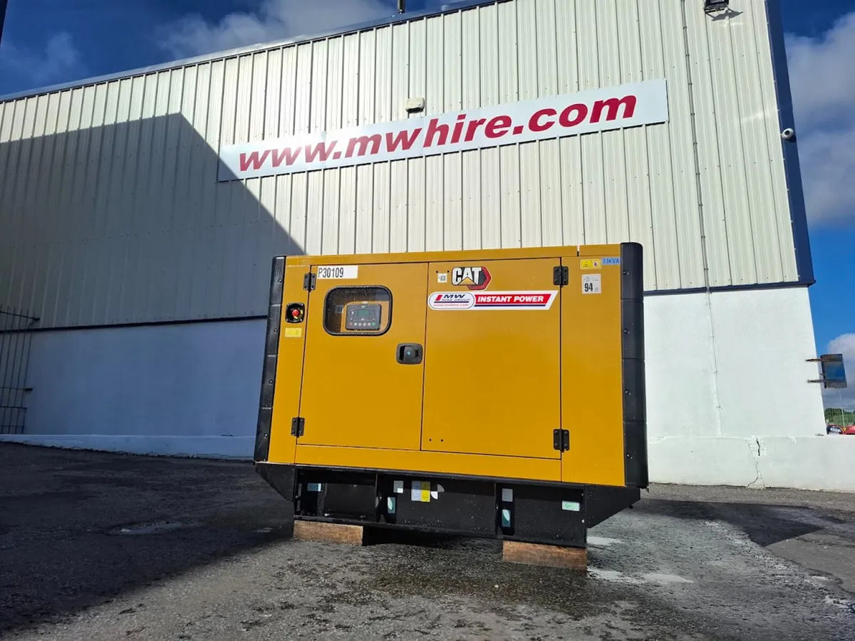 CAT DE33E0 Generator 33kva 3 phase - Image 1