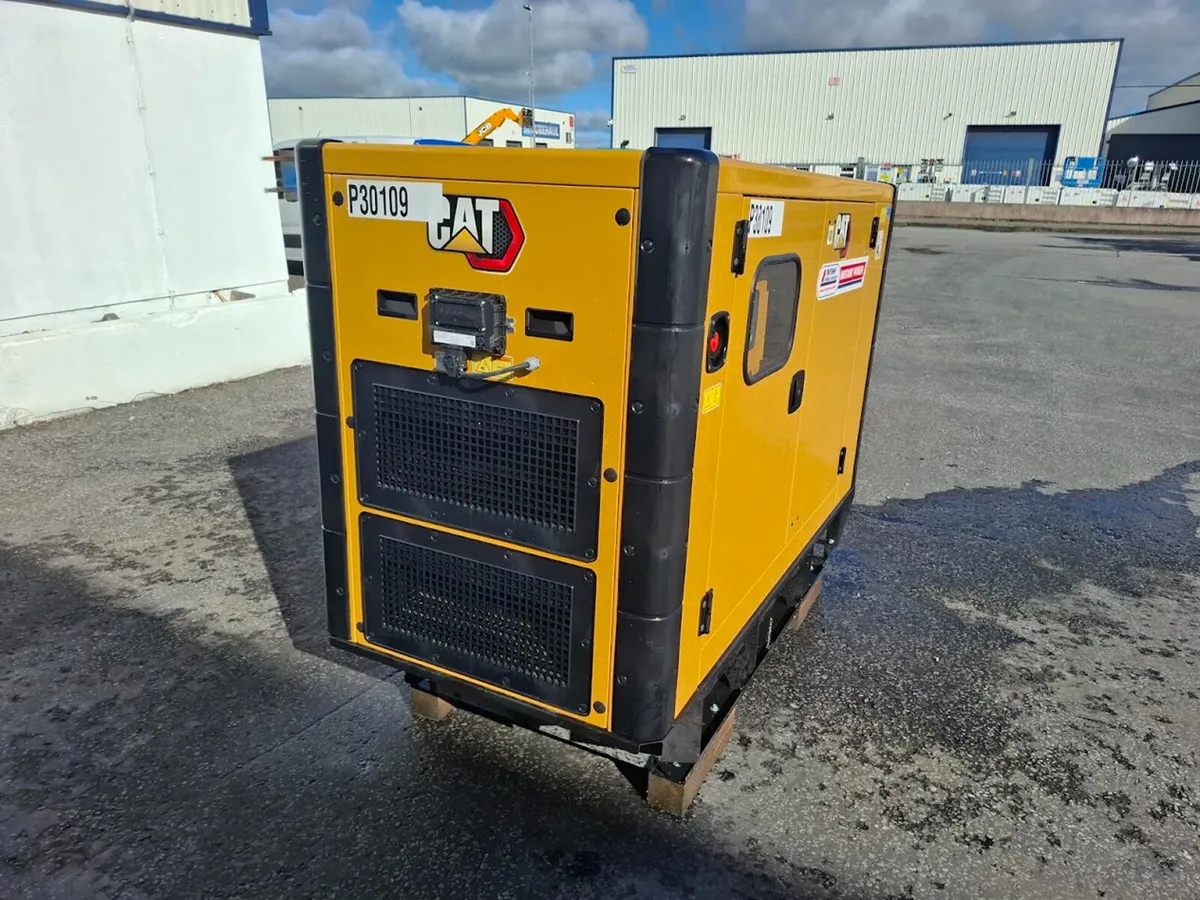 CAT DE33E0 Generator 33kva 3 phase - Image 3