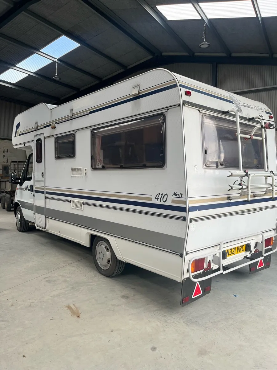 Camper van - Image 1