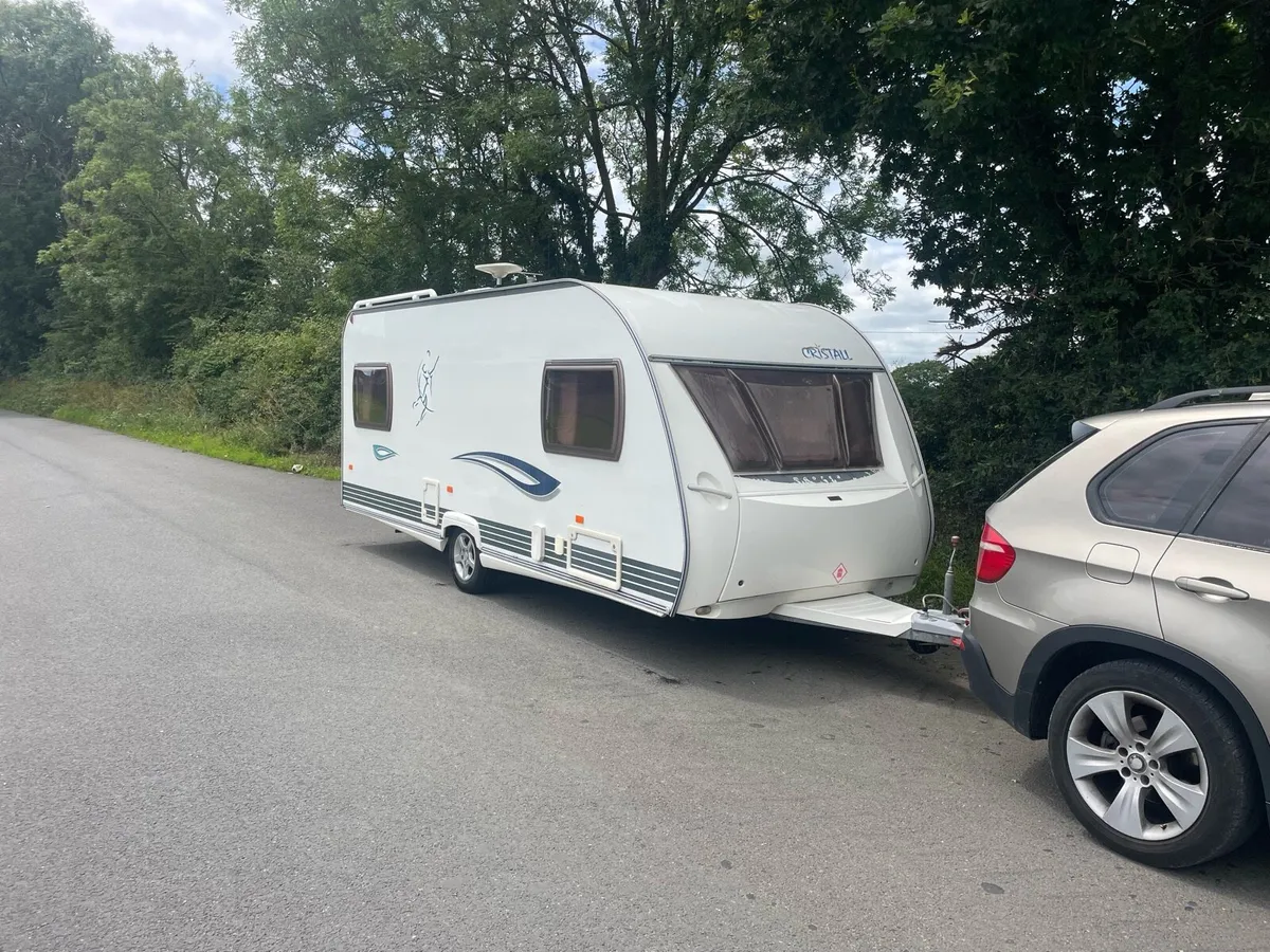 4 berth caravan very rear layout - Image 1
