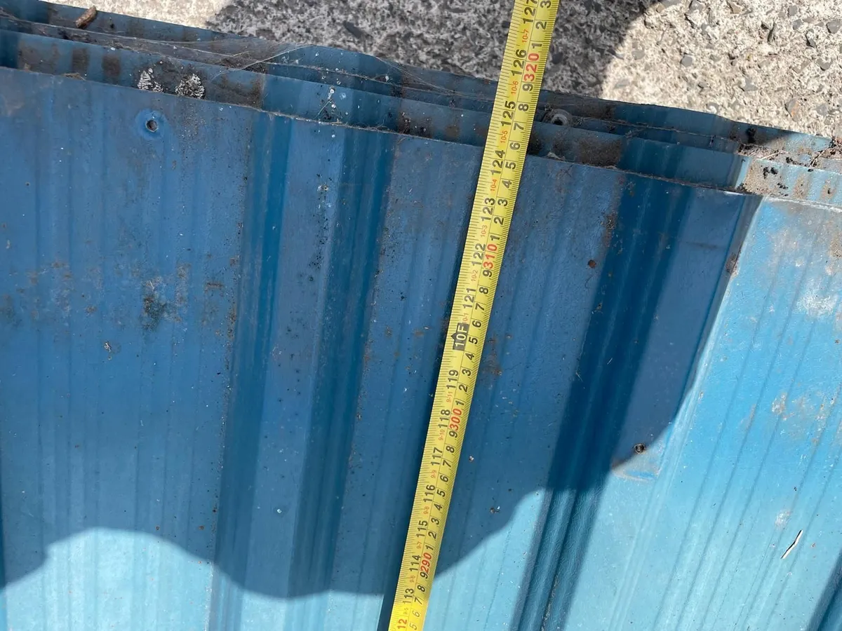 Sheets of non drip cladding - Image 4