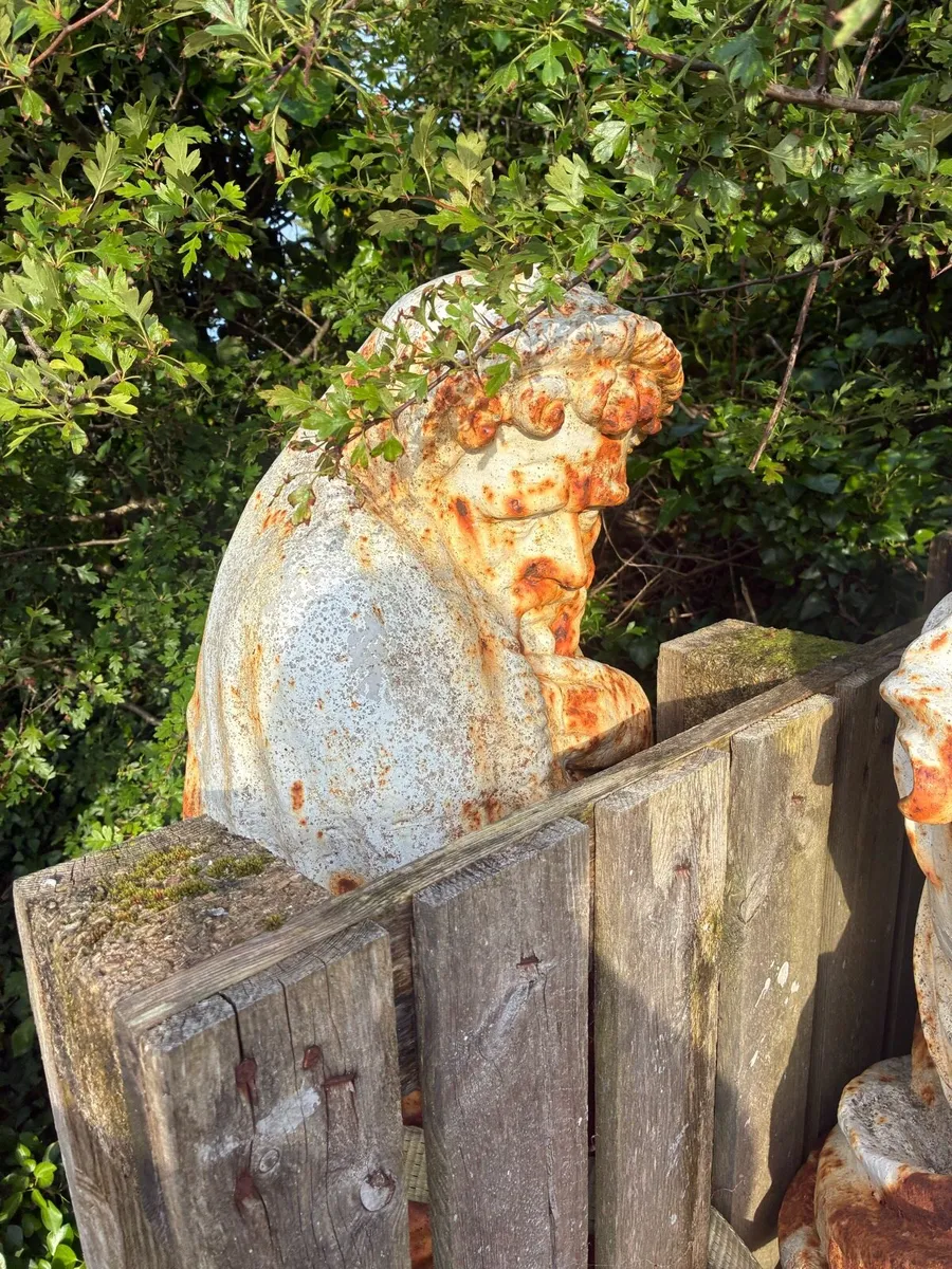 Statues - Image 2
