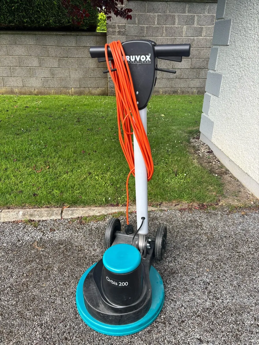 Floor scrubber