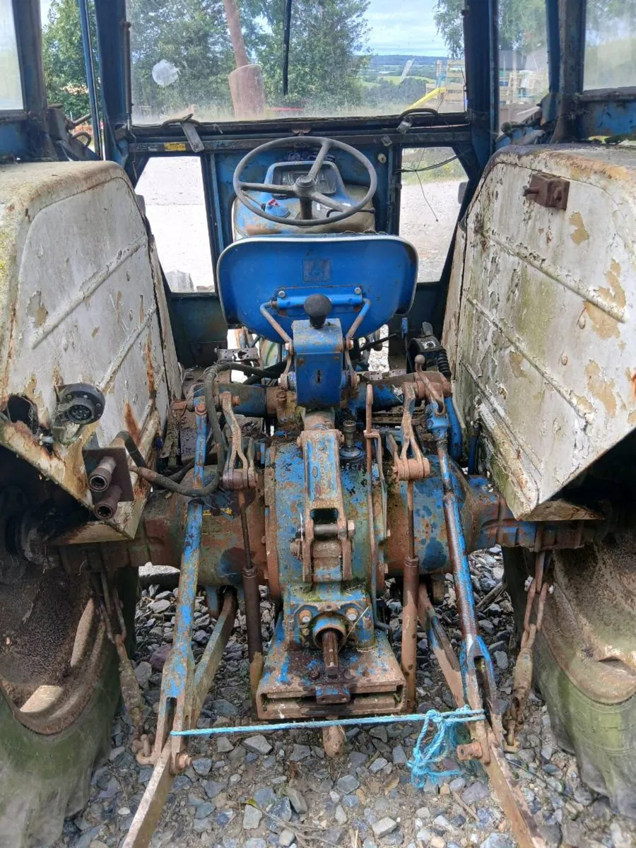 Ford 4100 tractor - Image 4