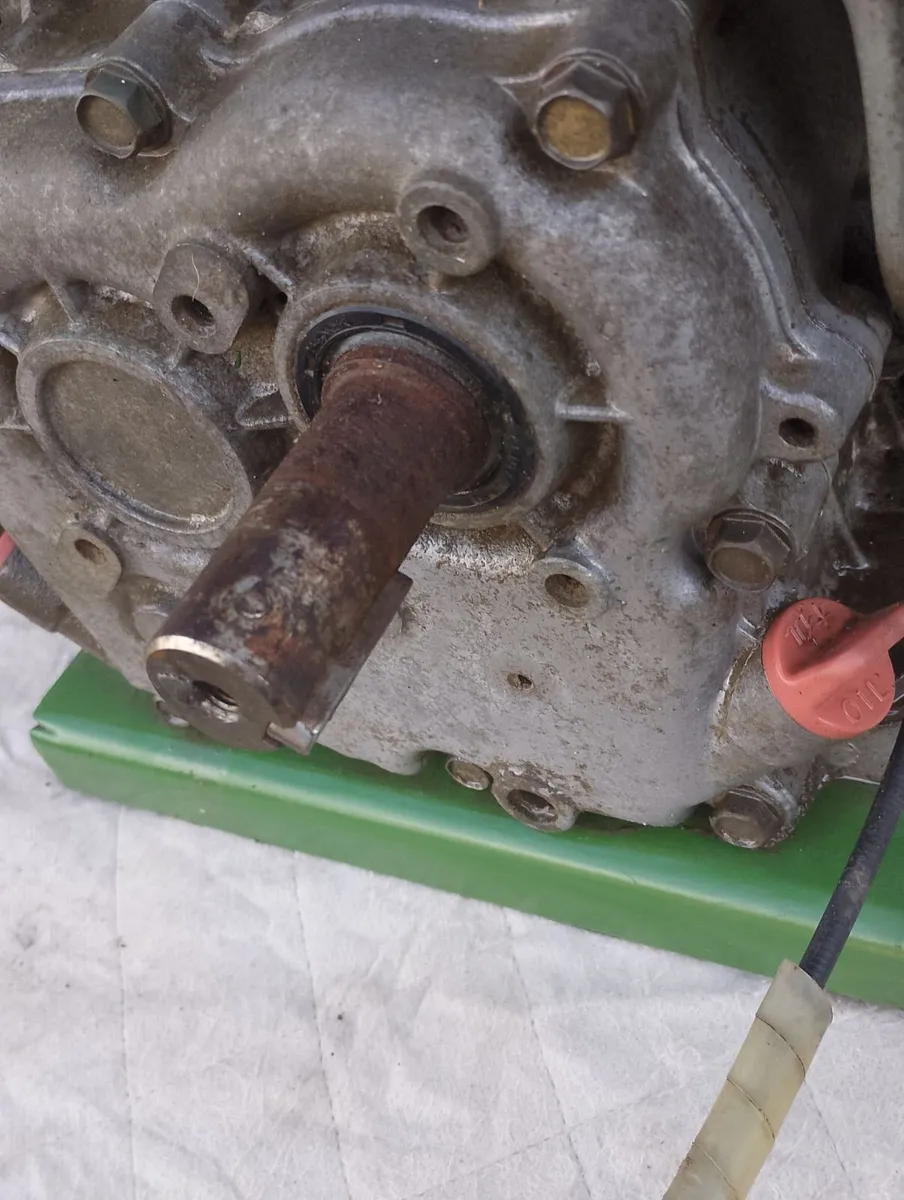 Kubota GS700 engine key start - Image 2