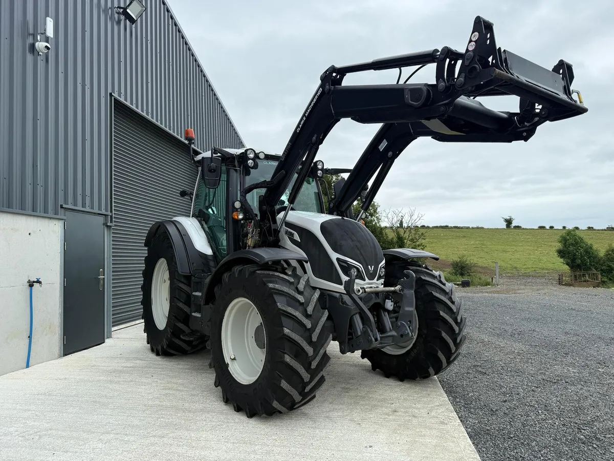 221 Valtra N174 Versu Tractor with Guidance ! - Image 4